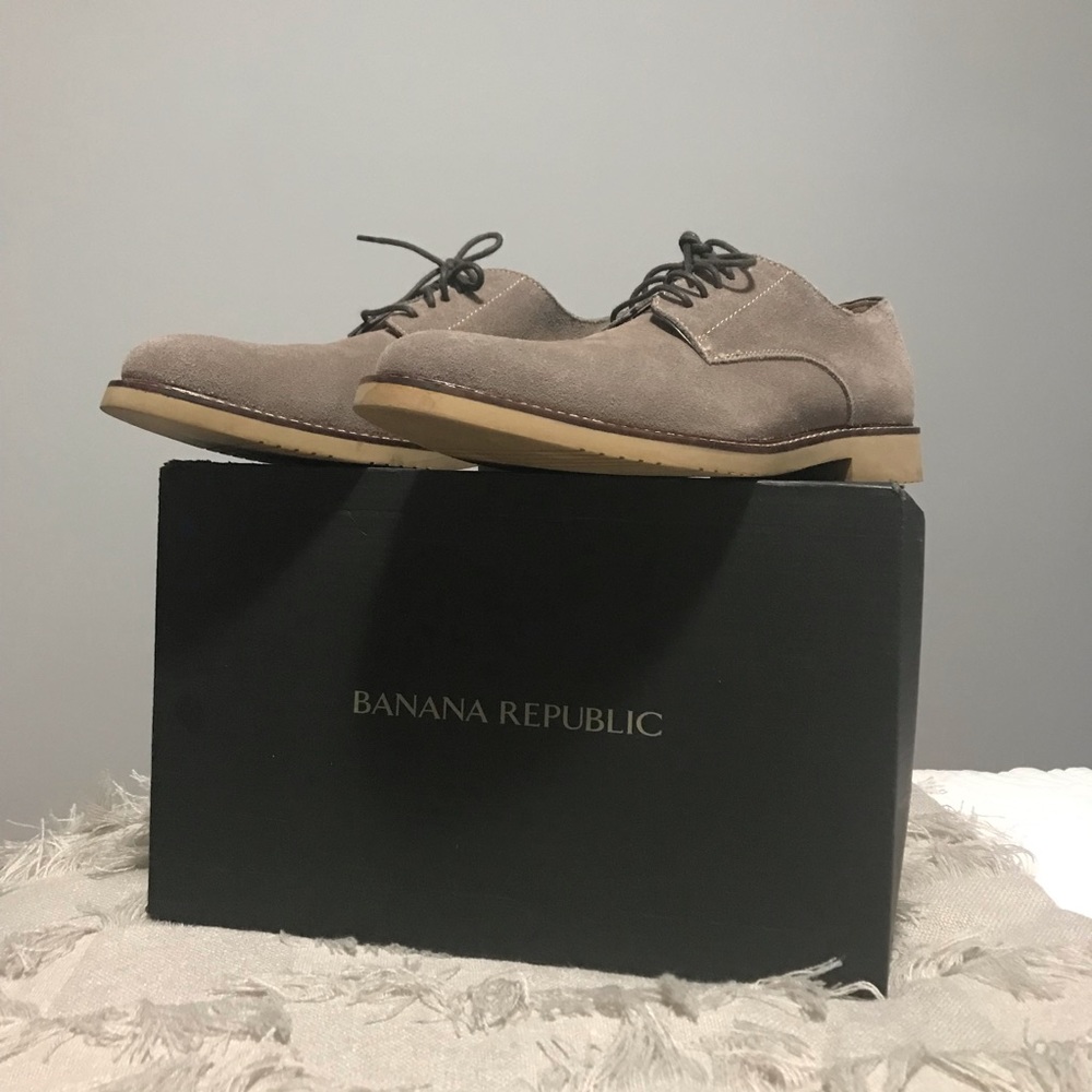 Banana Republic “Owen” men’s size 8 gray